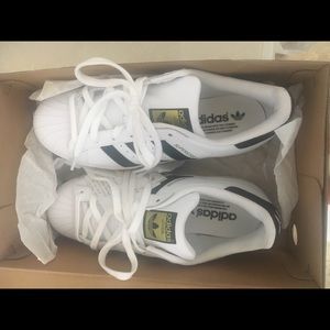 Women’s adidas superstars size 8